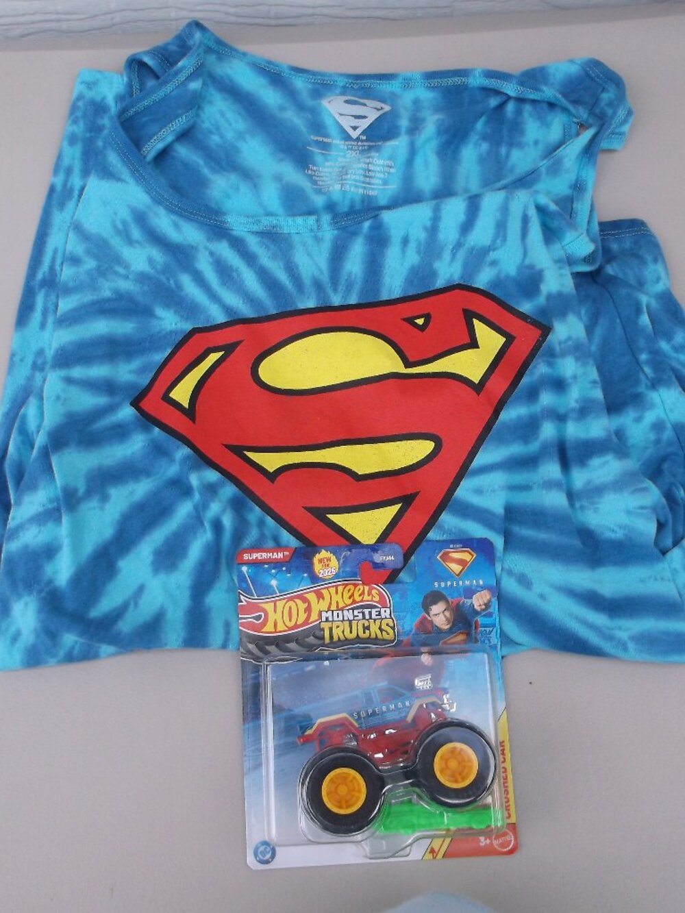👕Superman 2‑Piece Bundle • 2X Tie‑Dye Tank Top + NWT Monster Truck w/ Crush Car
